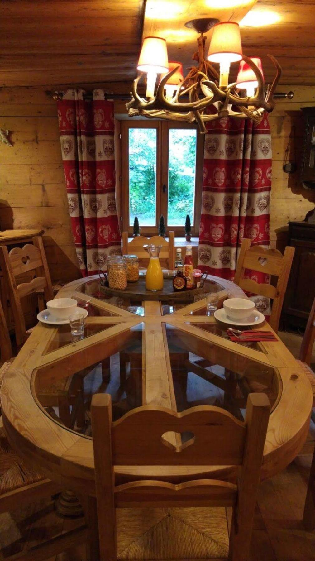 Chalet Pele - Alpes Travel - Central Chamonix - Sleeps 11 ภายนอก รูปภาพ